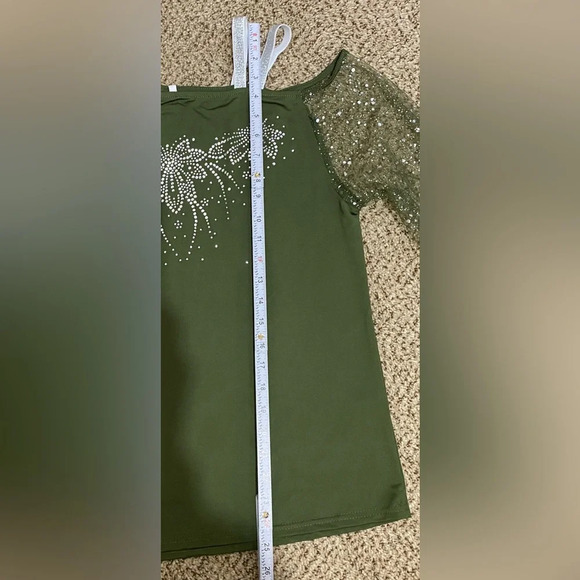 Women Top Green  Rhinestones. Size L. Brand New. Not Tag. - Picture 8 of 12